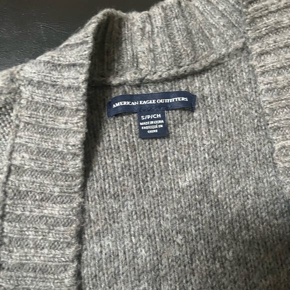 American Eagle cardigan - Picture 2 of 3